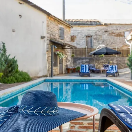 Casa Gustinka * Heki