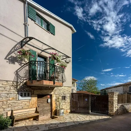 بيت للعطل Casa Gustinka Heki