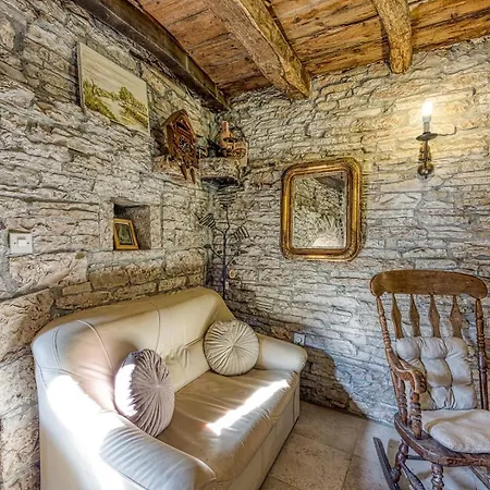 Casa Gustinka Heki