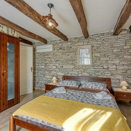 Casa Gustinka * Heki