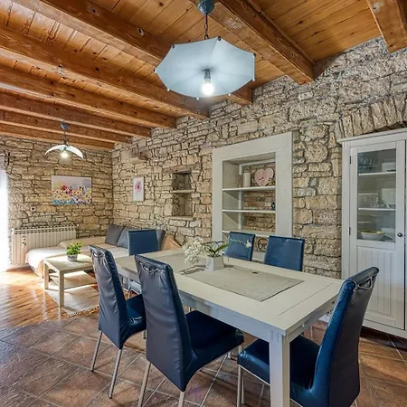Nyaraló Casa Gustinka