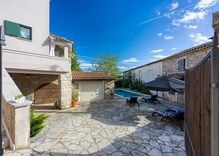 Casa Gustinka * Heki